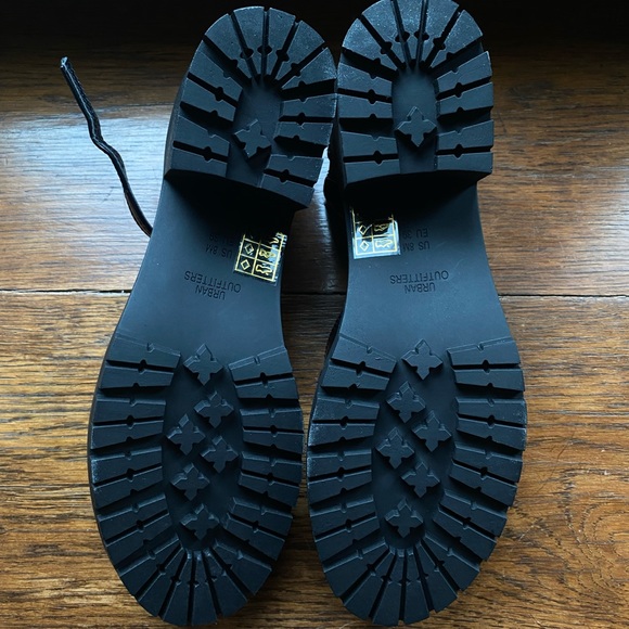 black heeled maryjanes - Picture 5 of 5